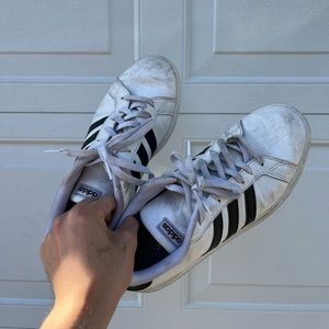 AMAZING ADIDAS ORIGINALS MEN’S 3 STRIPES SNEAKERS